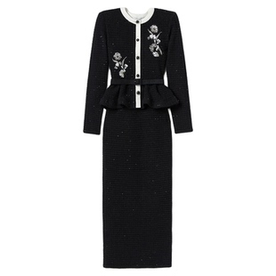 self-portrait 2025秋冬新款经典黑千金风亮片刺绣针织连衣裙