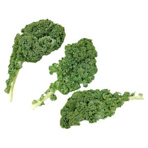 新鲜羽衣甘蓝沙拉榨汁蔬菜