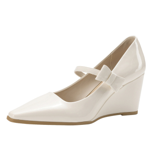 达芙妮白色坡跟厚底增高跟尖头单鞋女款2026新款法式不累脚女鞋子