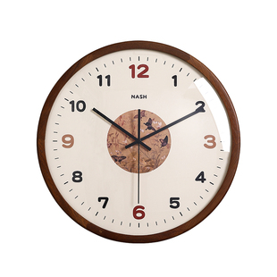 中古风胡桃实木挂钟静音客厅2026新款高级复古简约创意时钟表挂墙