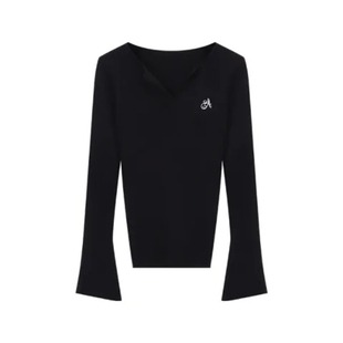 可可里小姐甜辣刺绣长袖针织衫女早秋显瘦气质叠穿设计感黑色上衣