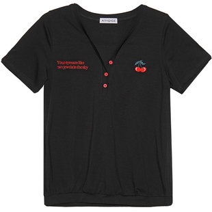 艾依琪格大码胖mm巨遮肚夏装显瘦韩版绣花拼接上衣2025胖妹妹短袖