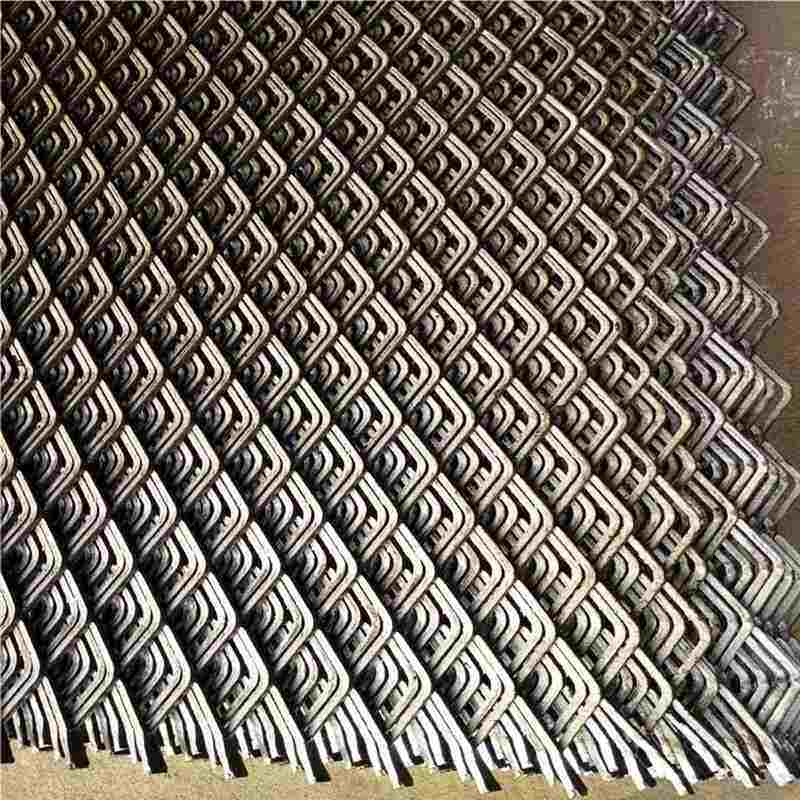 菱形钢板网加粗加厚养殖护栏网防护网罩铁丝网隔离钢板网网格重型