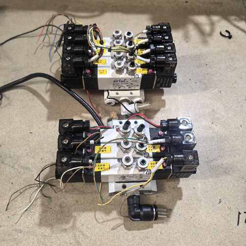 议价亚德客双线圈电磁阀型号4V130C06功能包好一组维修