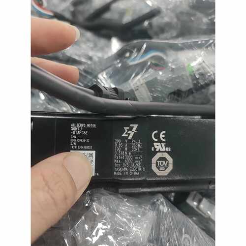 下单前咨询安川电机100W，SGM7J-01AFC6E 原装正品功能好