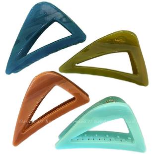 秋冬三角抓夹女2025新款高级感鲨鱼夹发量多发夹子后脑勺盘发头饰