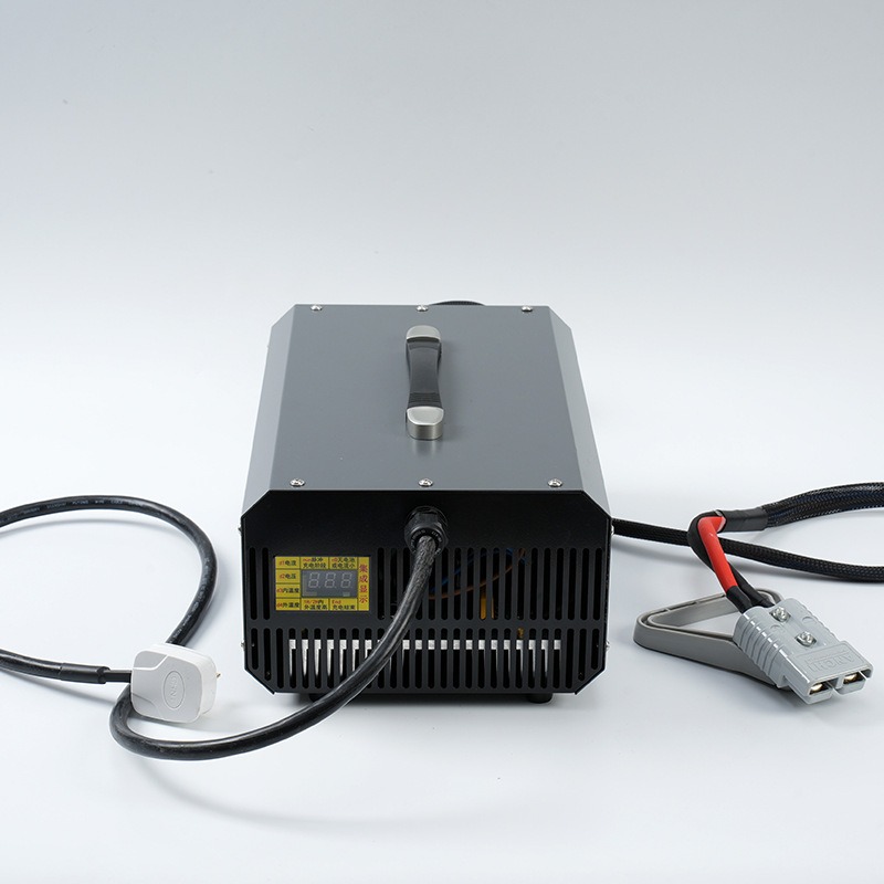 新款全自动智能3000W48V-72V 50A-33A自主研发电动搬运车充电机