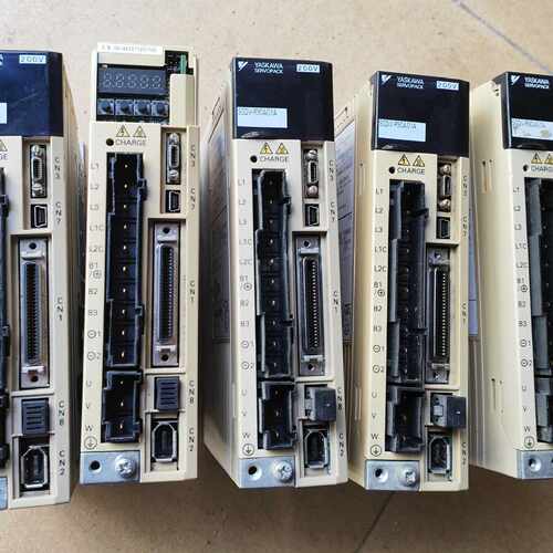SGDV-R90A01A安川驱动器 SGDV-R90A01B，议价商品