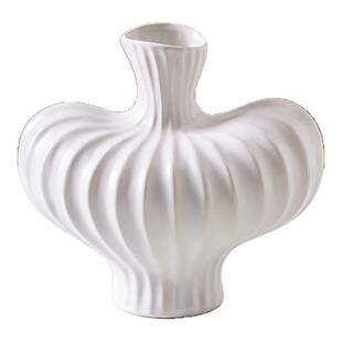 侘寂风轻奢高级感陶瓷花瓶耸肩美人花器水培鲜花玫瑰客厅桌面摆件