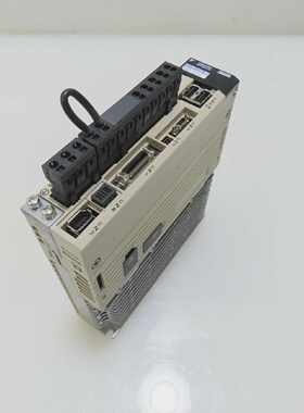 YASKAWA SIGMA5 Used SGDV-2R8A11B002000 400W DRV-I-25909C16