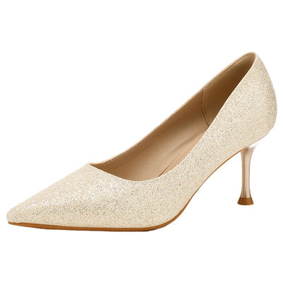 达芙妮尖头浅口细跟高跟鞋