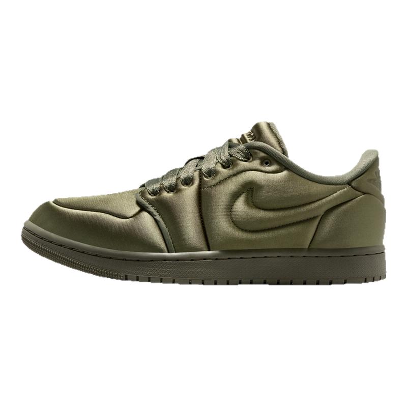 耐克乔丹女子轻便AJ1板鞋冬季低帮缓震抓地运动鞋JORDAN HF3969