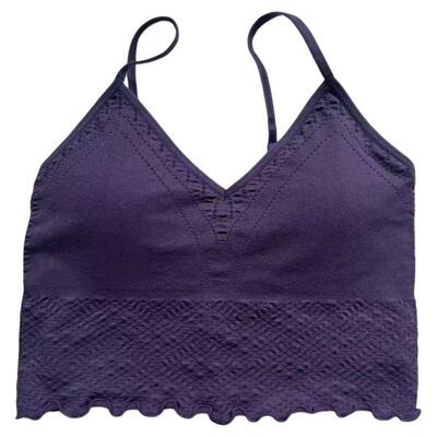 木耳边双肩带洞洞v领背心