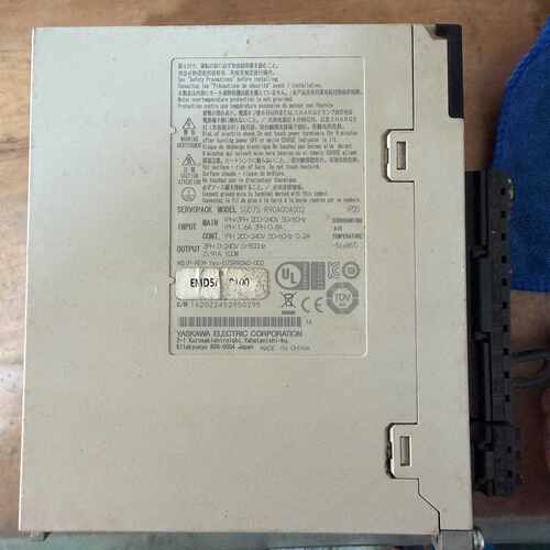 议价安川驱动器 SGD7S-R90A00A002维修