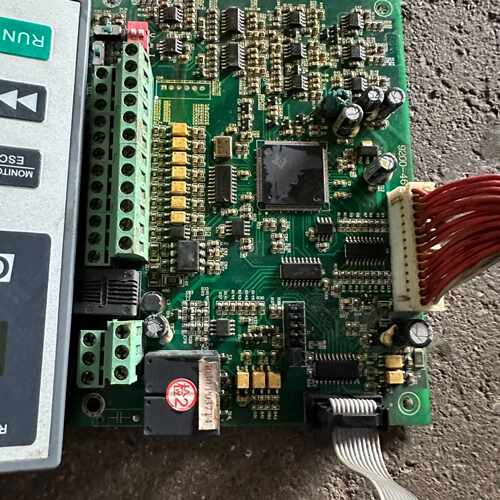 询价高士达变频器CPU主板带面板一套30KW，，成色如图