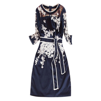 刺绣连衣裙名媛风优雅修身显瘦