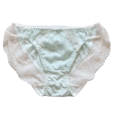 女士牛奶丝蕾花边无痕内裤