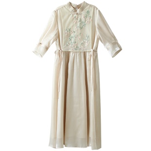 江南范新中式改良版旗袍年轻款五分袖方襟刺绣盘扣民国气质小洋装