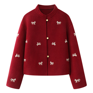 中式贵气大方红色毛呢刺绣小马金扣立领翻袖短款外套女冬新款年货