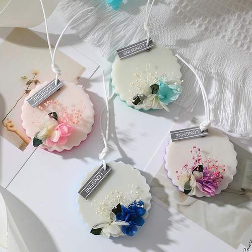 新品 衣柜香薰蜡片卧室内衣橱熏香挂片双色永生花清香除味香片