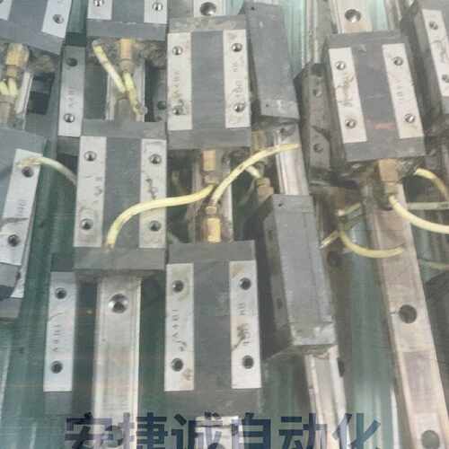 配件导轨带滑块11条，滑块型号THK SHS20V，实物图，议价