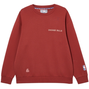 杰克琼斯NBA联名款公牛队男装冬季新款贴布宽松圆领卫衣225433069