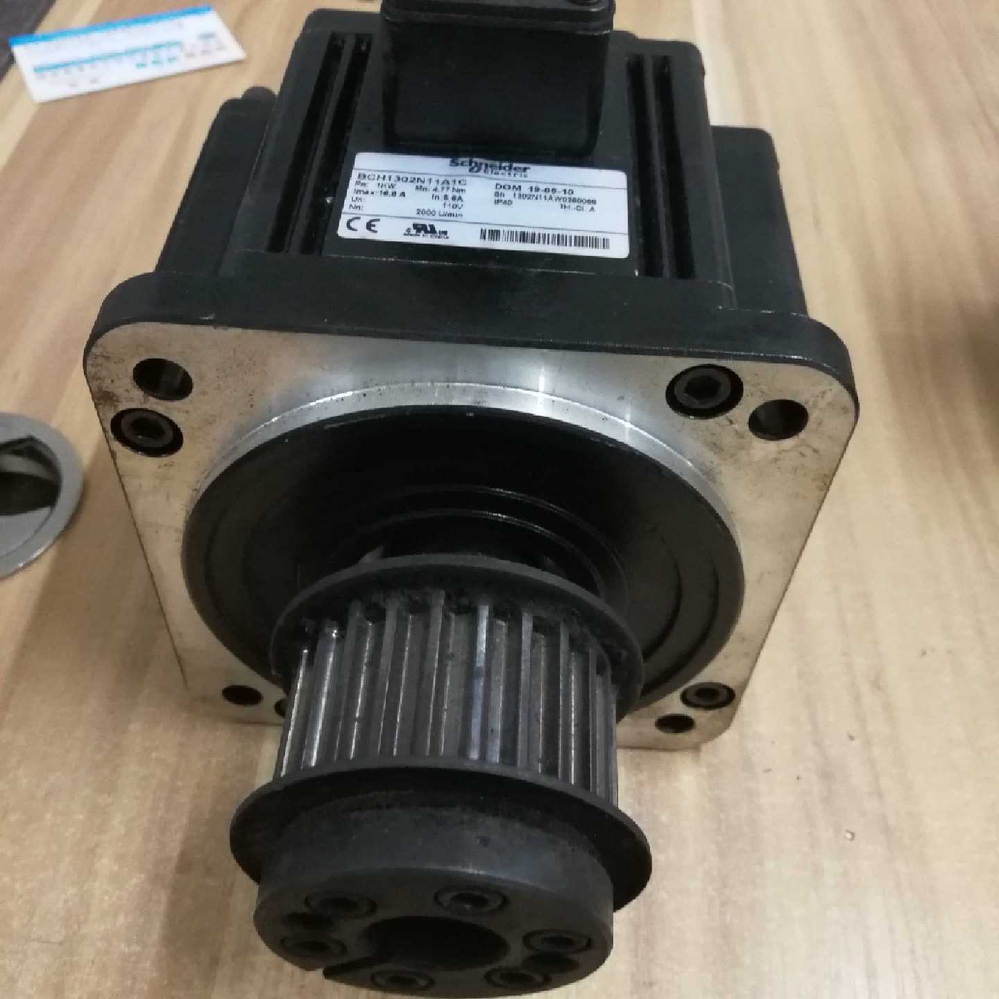 议价施耐德伺服电机 原装 成色好1KW 测试包好 BCH1302N11A1C 4.7