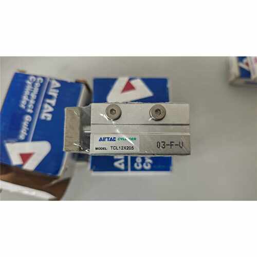 议价亚德客气动三轴气缸TCL12X20S，实物拍摄展示。