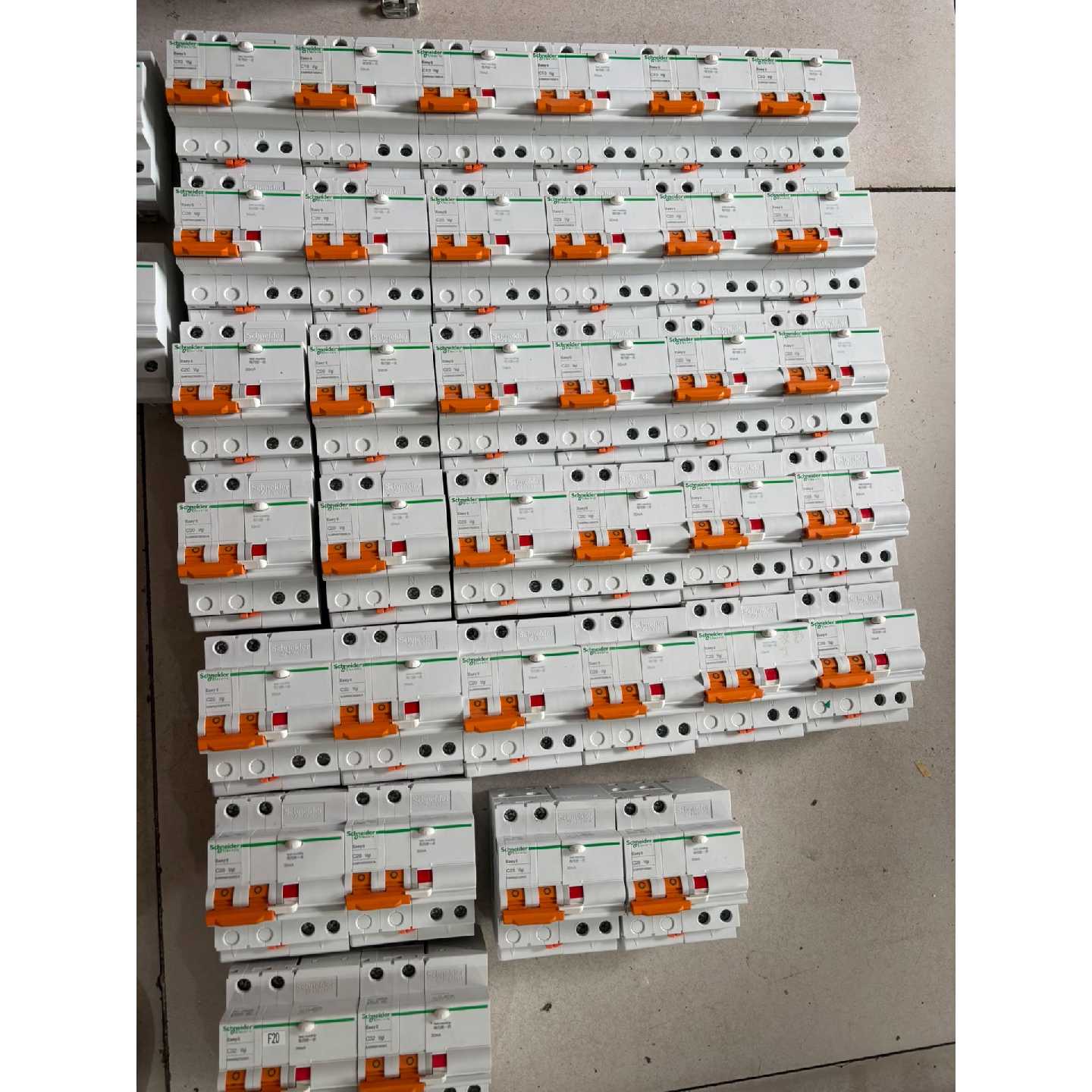 〔议价-可维修〕施耐德Ea9小型漏电保护器 2P10A/16A/20A/25