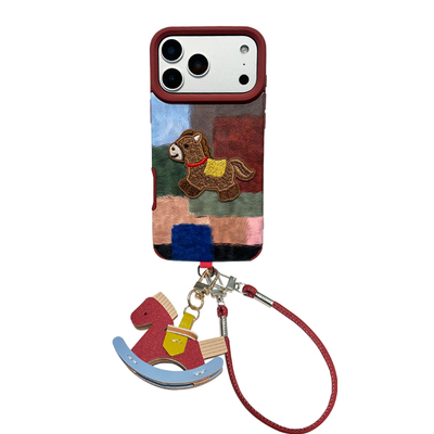 彩色涂鸦方块木马吊坠手机壳