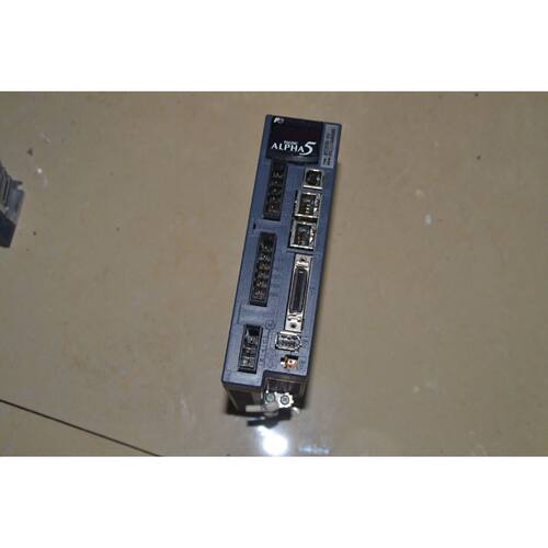议价富士ALPHA5 RYT201D5-VV2   200W 220V 伺服电机驱动器。。。
