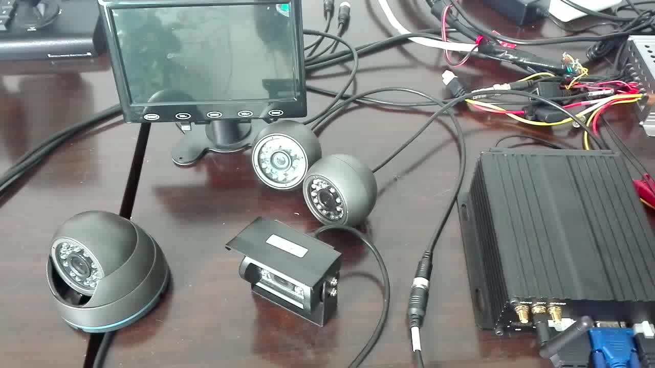 720 P Ahd 4ch Mobile Dvr Untuk Bus Mobil Truk Kargo Van 720 P Ahd 4ch Mobile Dvr Untuk Bus Mobil Truk Kargo Van
