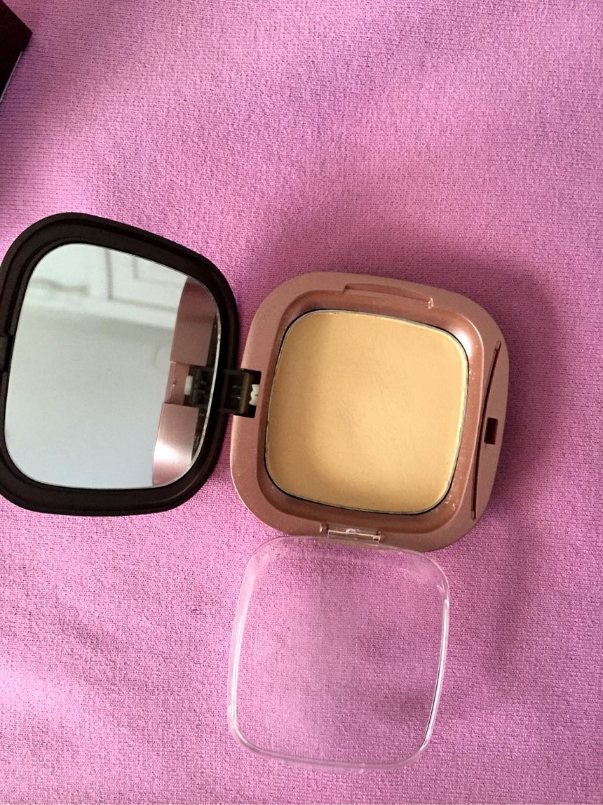 花妍丽花容悦色塑颜粉饼么样到底好不好可以通用吗，两款产品使用评测,第4张