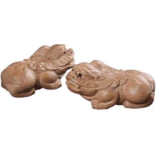 桃木貔貅摆件木雕实木原色身披钱串无漆手把件一对