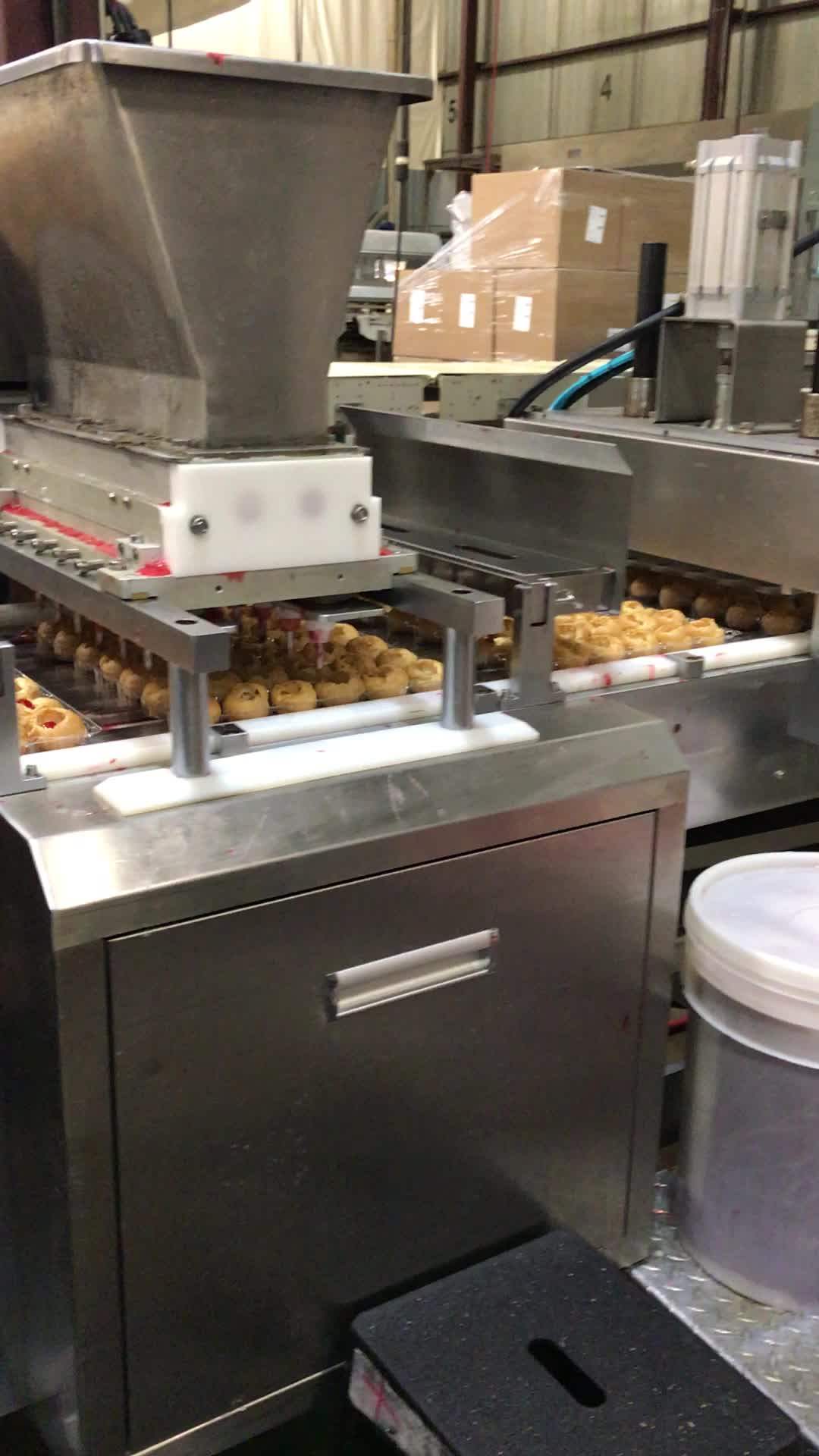 Automatic Cake Maker Machine With Spraying Cream For Birthday Cake Etc