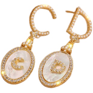 仿大牌耳夹CD字母珍珠耳环女高级感法式网红耳钉2026年新款潮耳饰