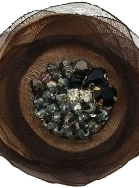 咖啡色花朵水晶珠无痕吸扣胸针女