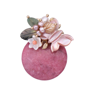 韩高档天然红纹石胸针粉贝珍珠小胸花玉石叶子时尚吊坠两用配饰品