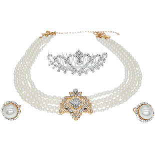 天鹅古堡蒂凡尼的早餐赫本礼服小黑裙配饰皇冠珍珠项链耳环烟斗