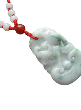 翡翠生肖牛本命年饰品玉吊坠