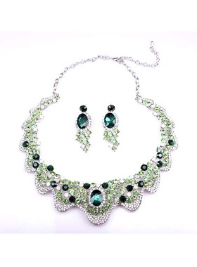 欧美夸张饰品绿宝石短款女假领子