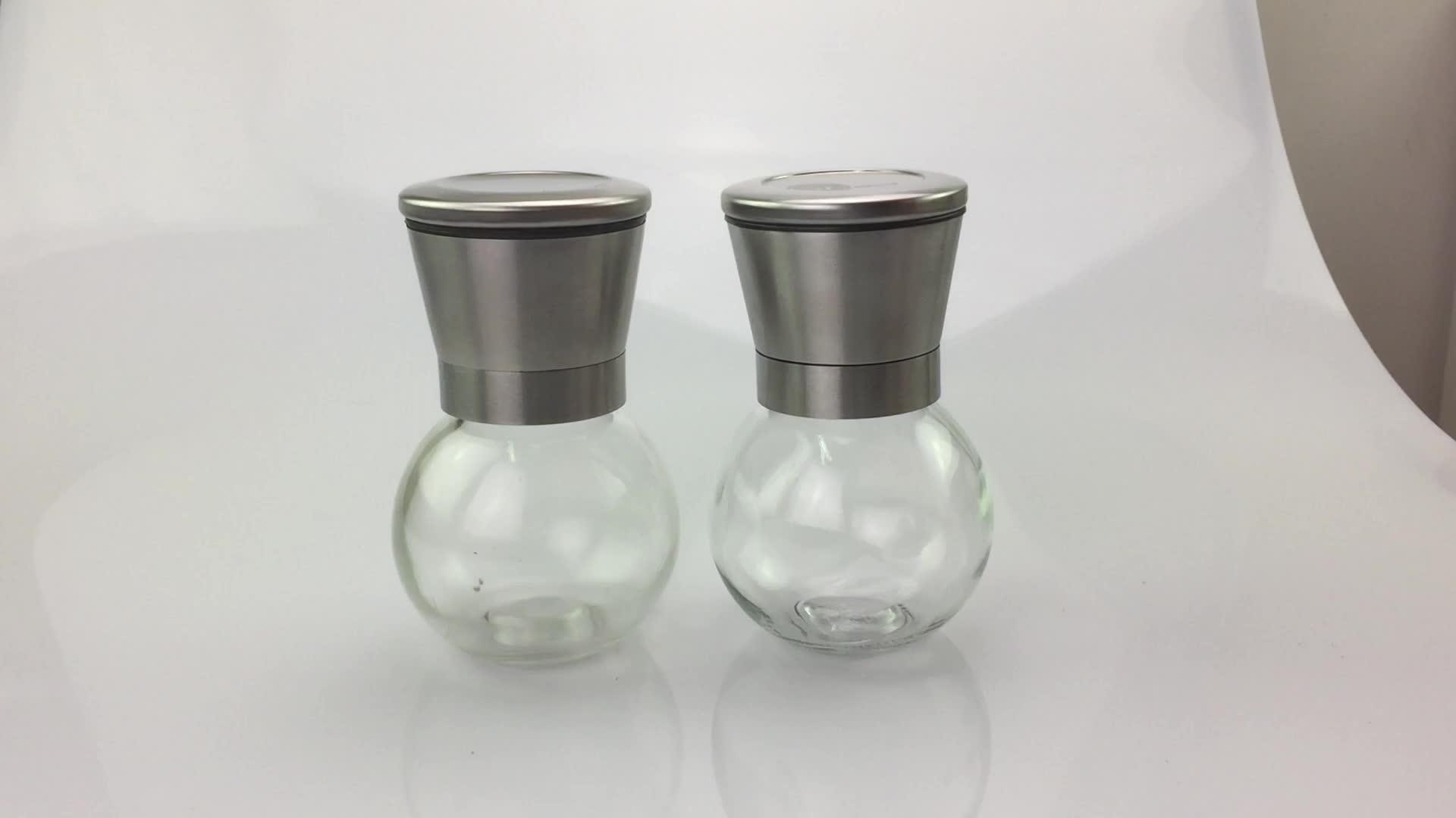 2017 New Premium Stainless Steel Manual Round Glass Bottle Black Salt