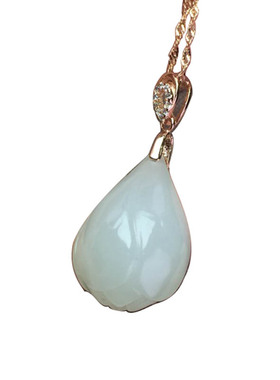 新疆和田玉吊坠精雕挂件配送项链