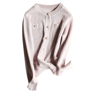 精致心水款 自带柔光 挑洞花针 金属珍珠扣 圆领对襟针织开衫女秋