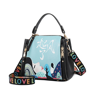 夏天小包包女2025新款韩版潮手提包百搭水桶斜挎包ins超火包简约