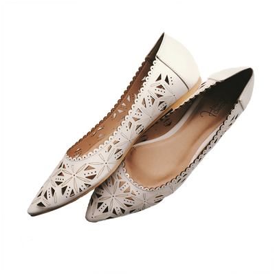 日系真皮尖头镂空春夏暖色甜美单鞋日单激光雕花优雅复古平底女鞋