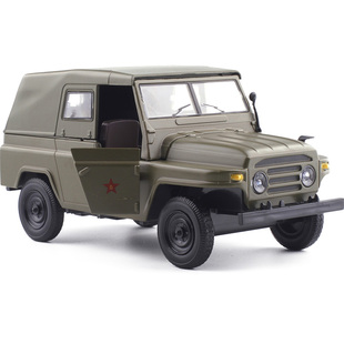 1:24 吉普212系列 军事车模型儿童玩具 声光回力合金车模