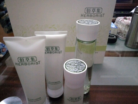 佰草集适合年龄