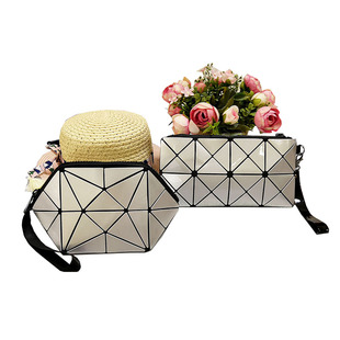 菱格化妆包小号便携女2025时尚新款日系网红零钱收纳包手拿化妆袋