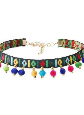 波西米亚风刺绣毛球流苏锁骨链